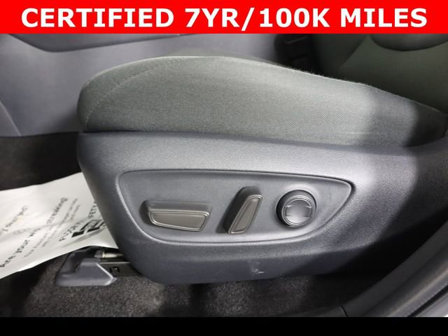 Used 2025 Toyota RAV4 XLE image 19