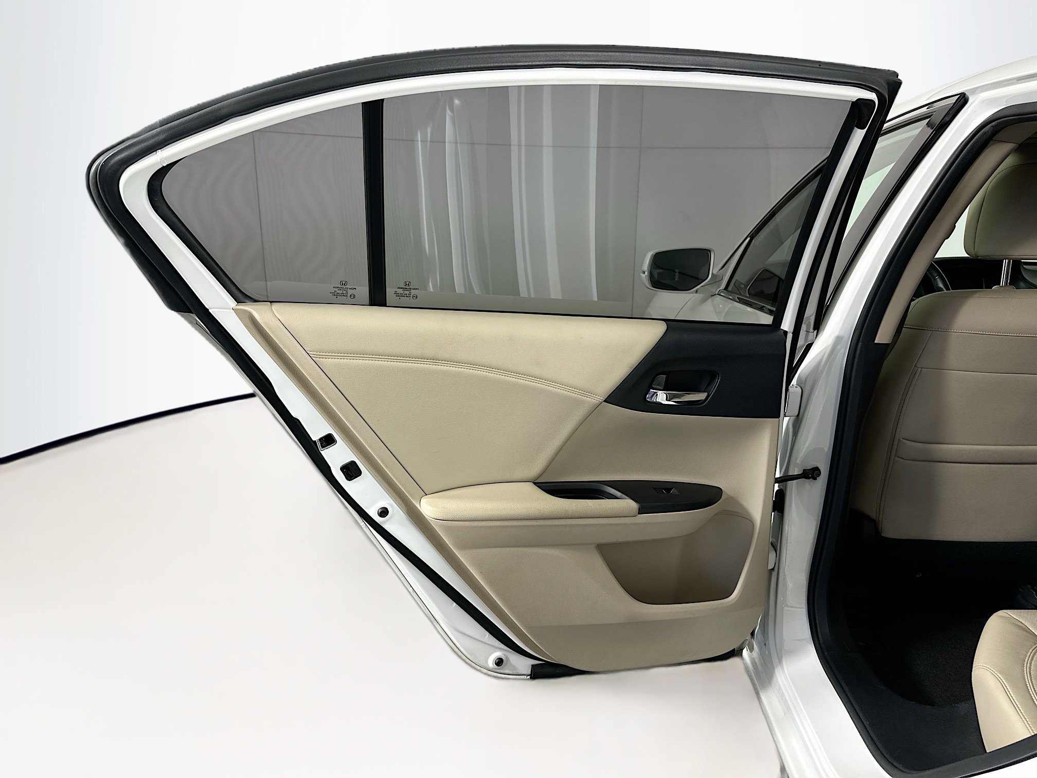 Used 2015 Honda Accord Touring image 26