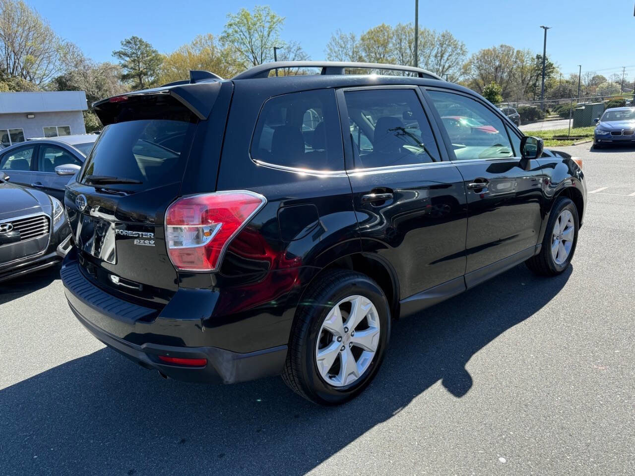 Used 2016 Subaru Forester 2.5i Limited w/ Popular Package #2 image 4