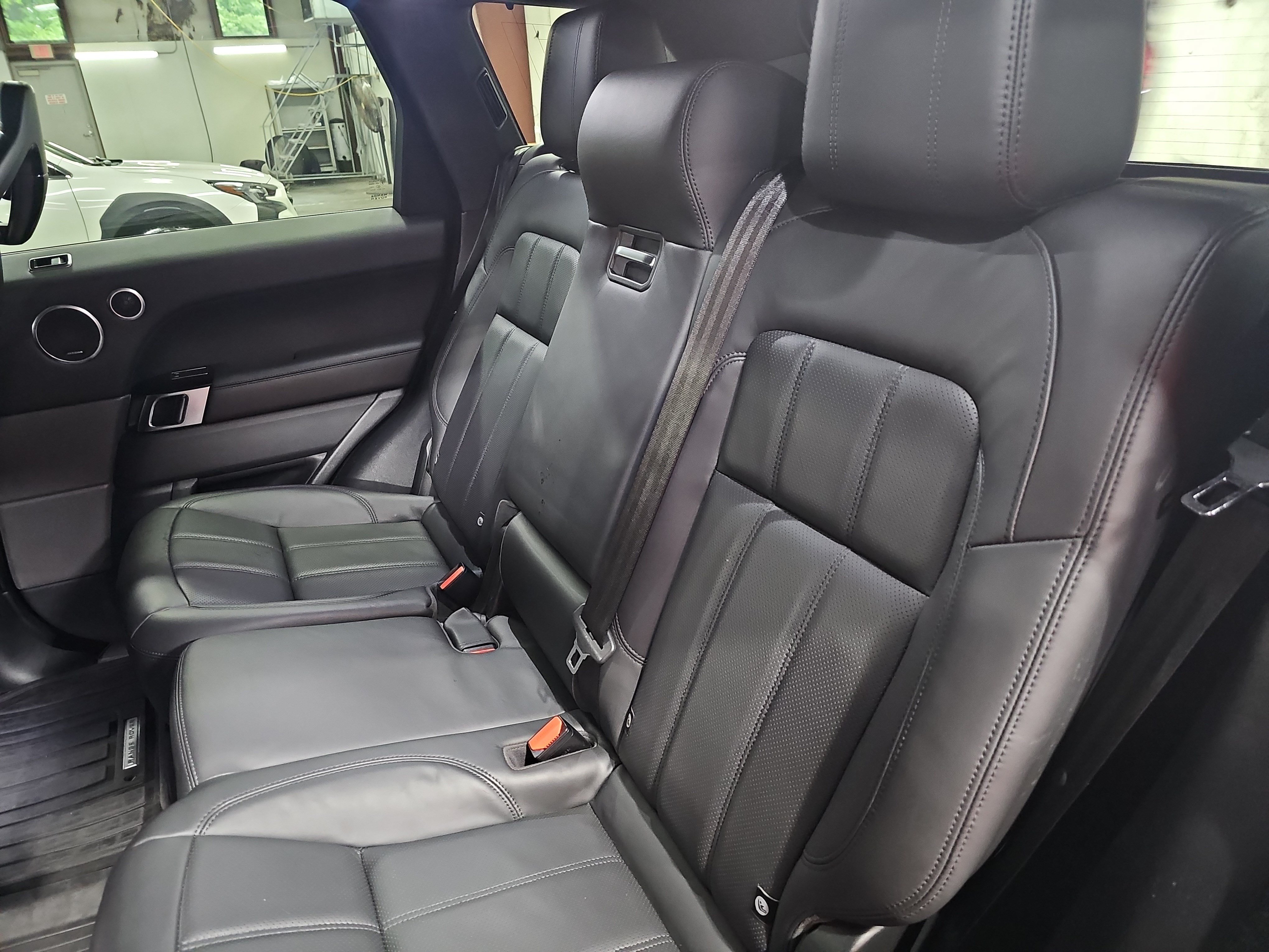 Used 2020 Land Rover Range Rover Sport HSE Dynamic AWD/4WD image 15
