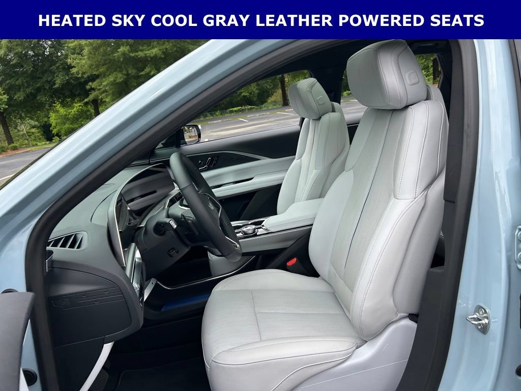 Used 2025 Cadillac Lyriq Sport RWD image 5
