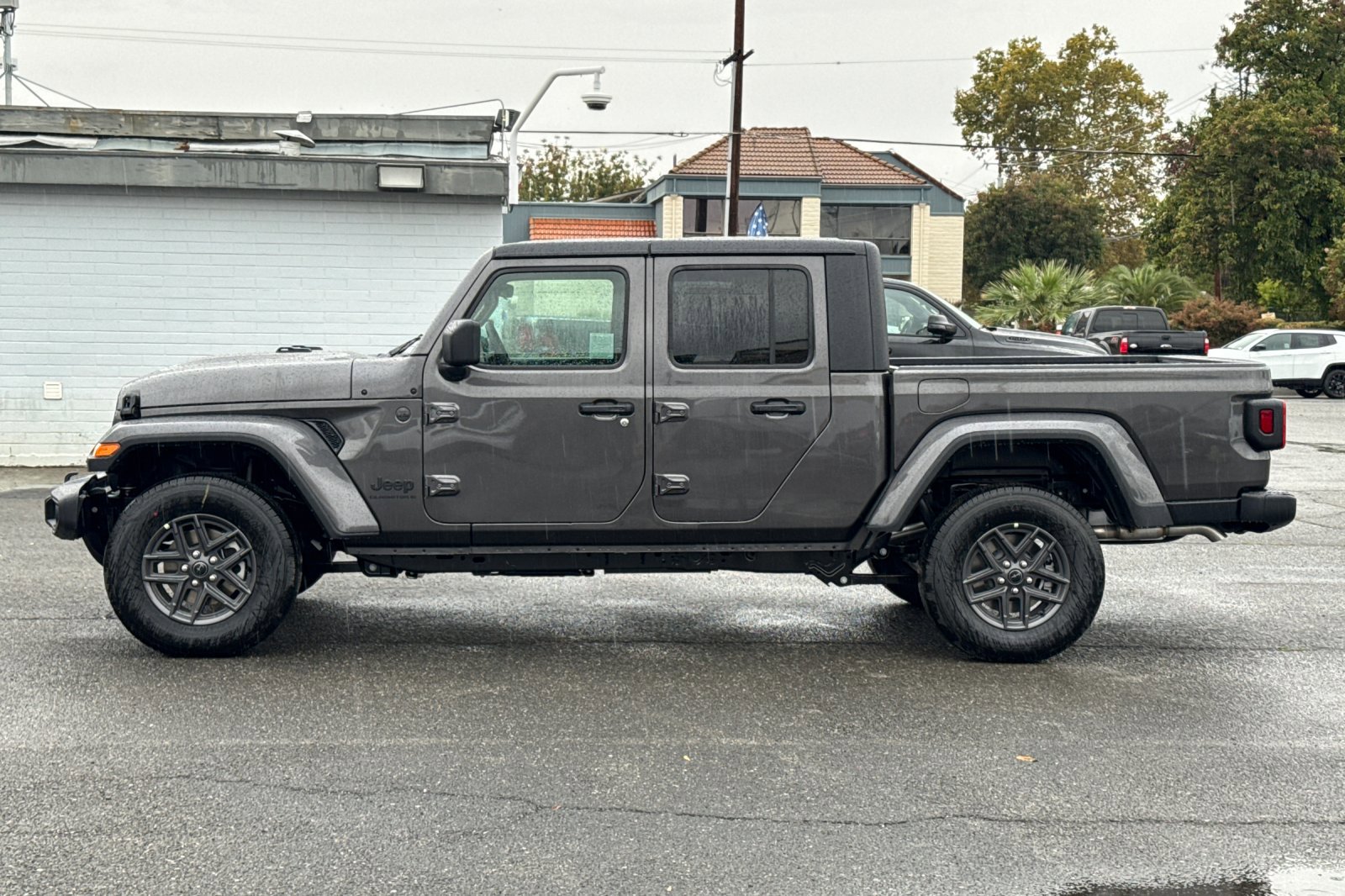New 2025 Jeep Gladiator Sport image 6