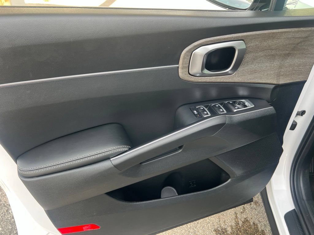 Certified 2023 Kia Sorento X-Line EX AWD/4WD image 7