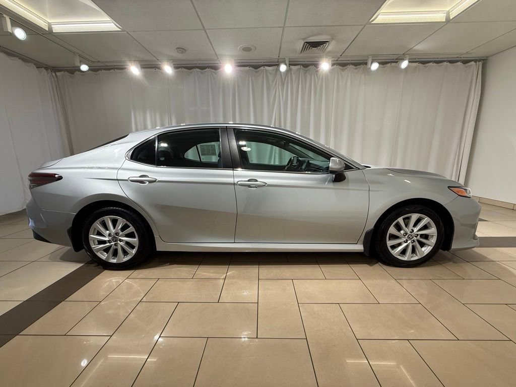 Used 2022 Toyota Camry LE image 6