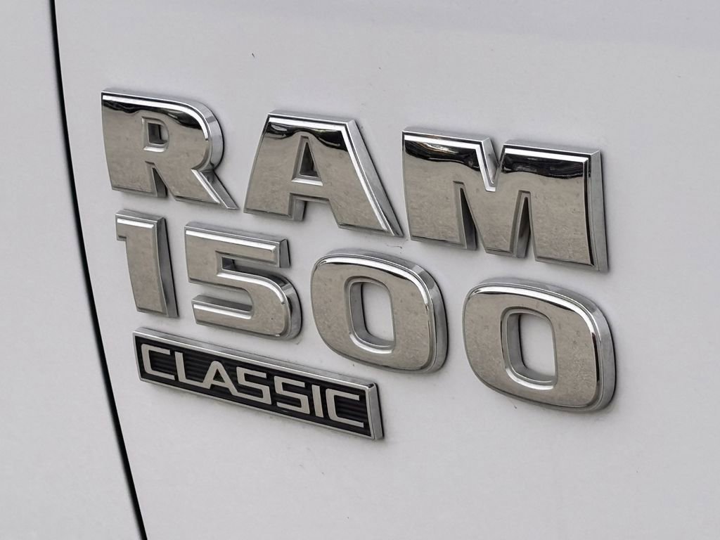 Used 2022 RAM 1500 Classic SLT image 7