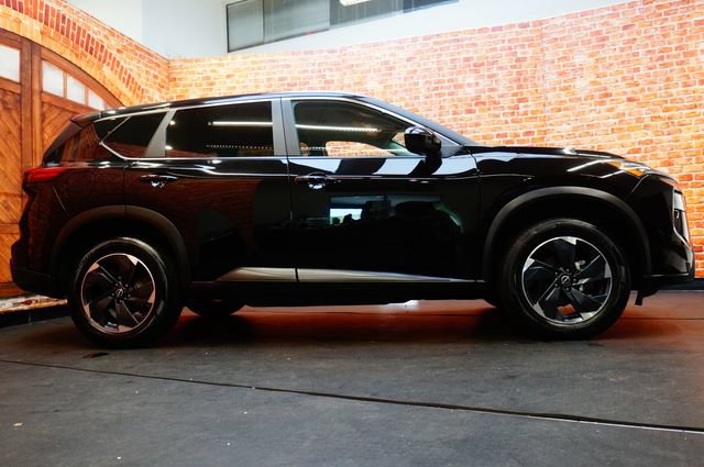 Certified 2024 Nissan Rogue SV AWD/4WD image 5