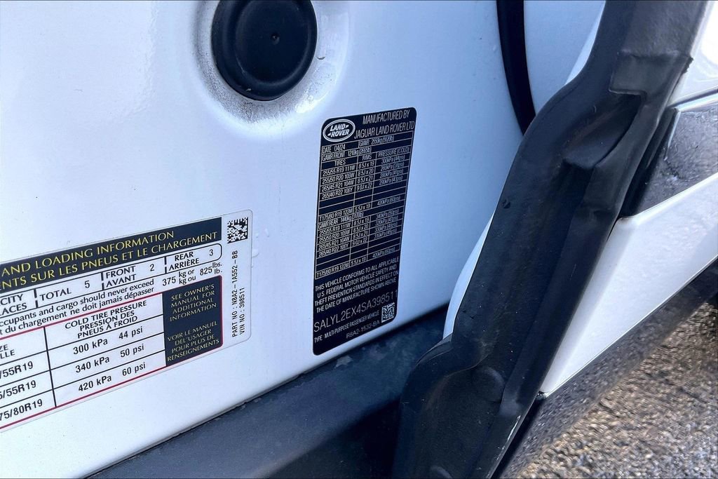 Used 2025 Land Rover Range Rover Velar Dynamic SE image 35