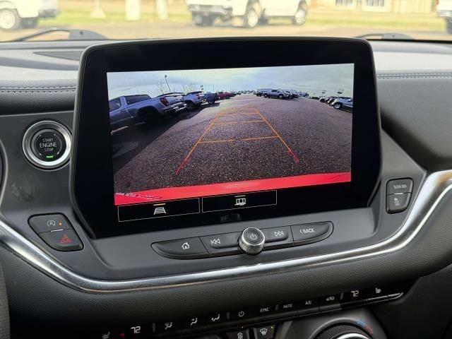 Used 2025 Chevrolet Blazer LT AWD/4WD image 23