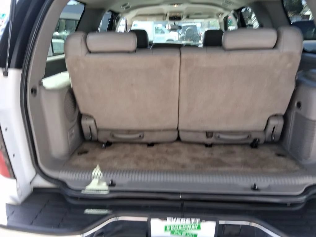 Used 2004 Chevrolet Tahoe LT w/ LT Preferred Equipment Group AWD/4WD image 18