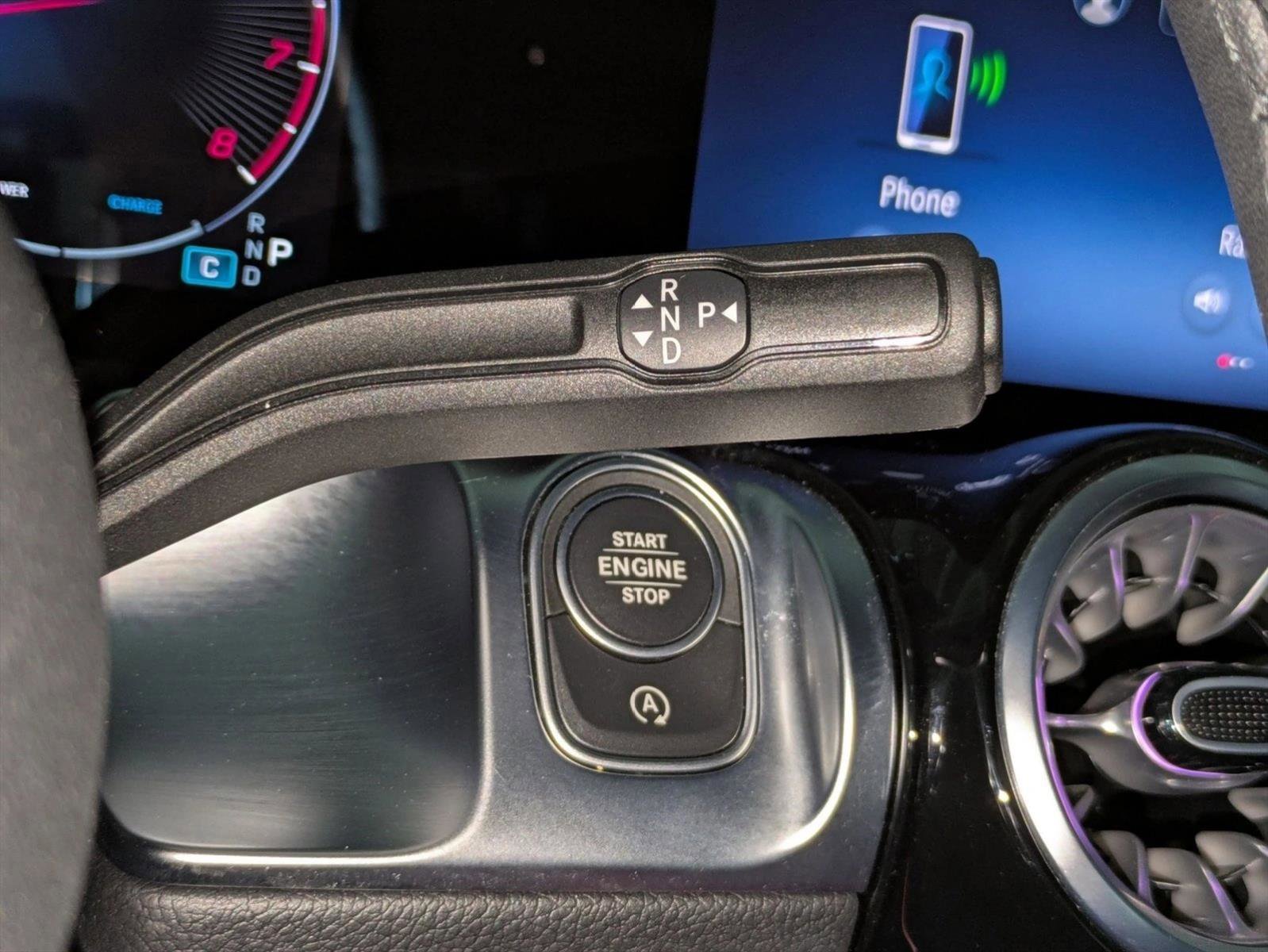 Certified 2025 Mercedes-Benz GLB 250 4MATIC image 12