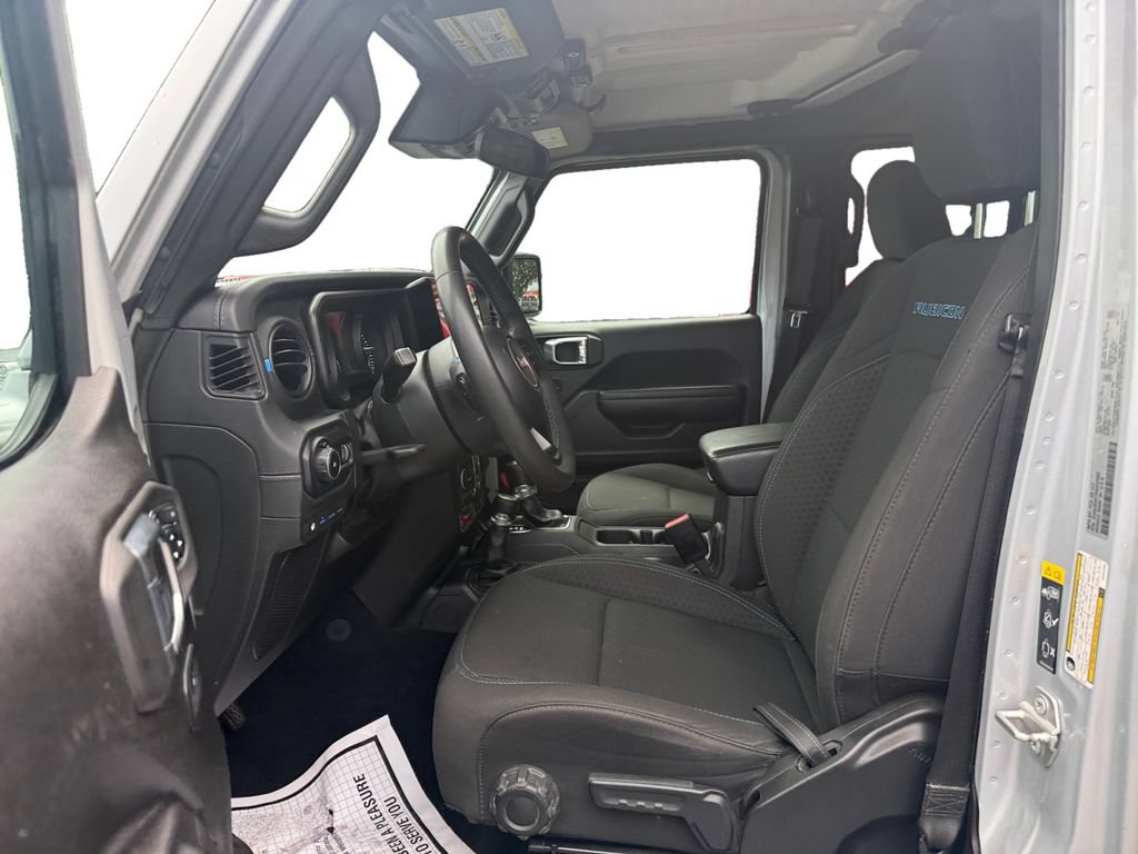 Used 2024 Jeep Wrangler Unlimited Rubicon 4xe AWD/4WD image 9