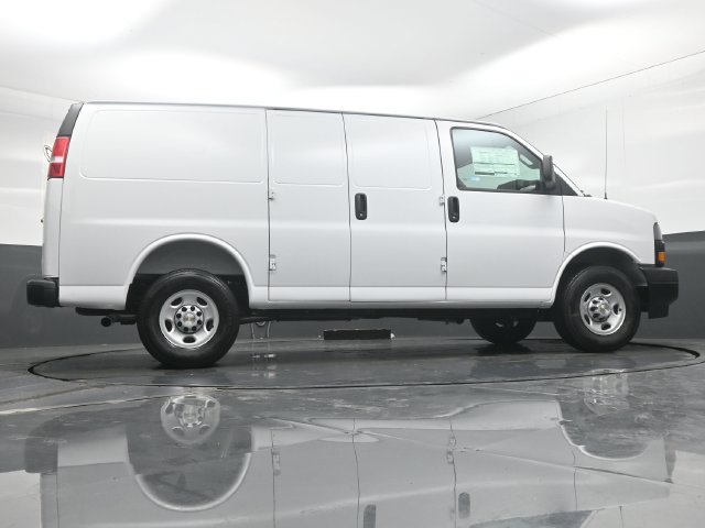 New 2027 Chevrolet Express 2500 w/ Driver Convenience Package RWD image 32