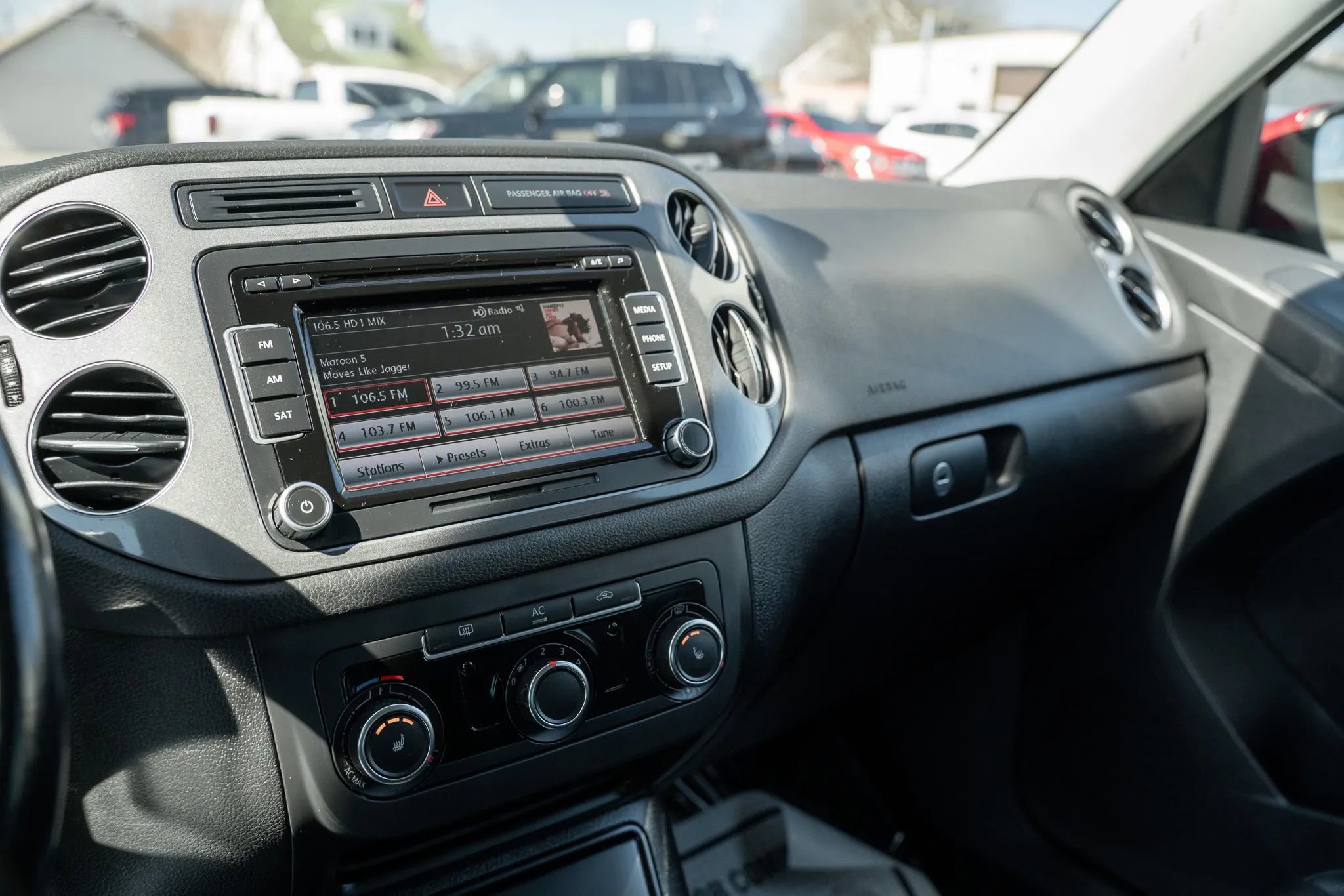 Used 2012 Volkswagen Tiguan S FWD image 17