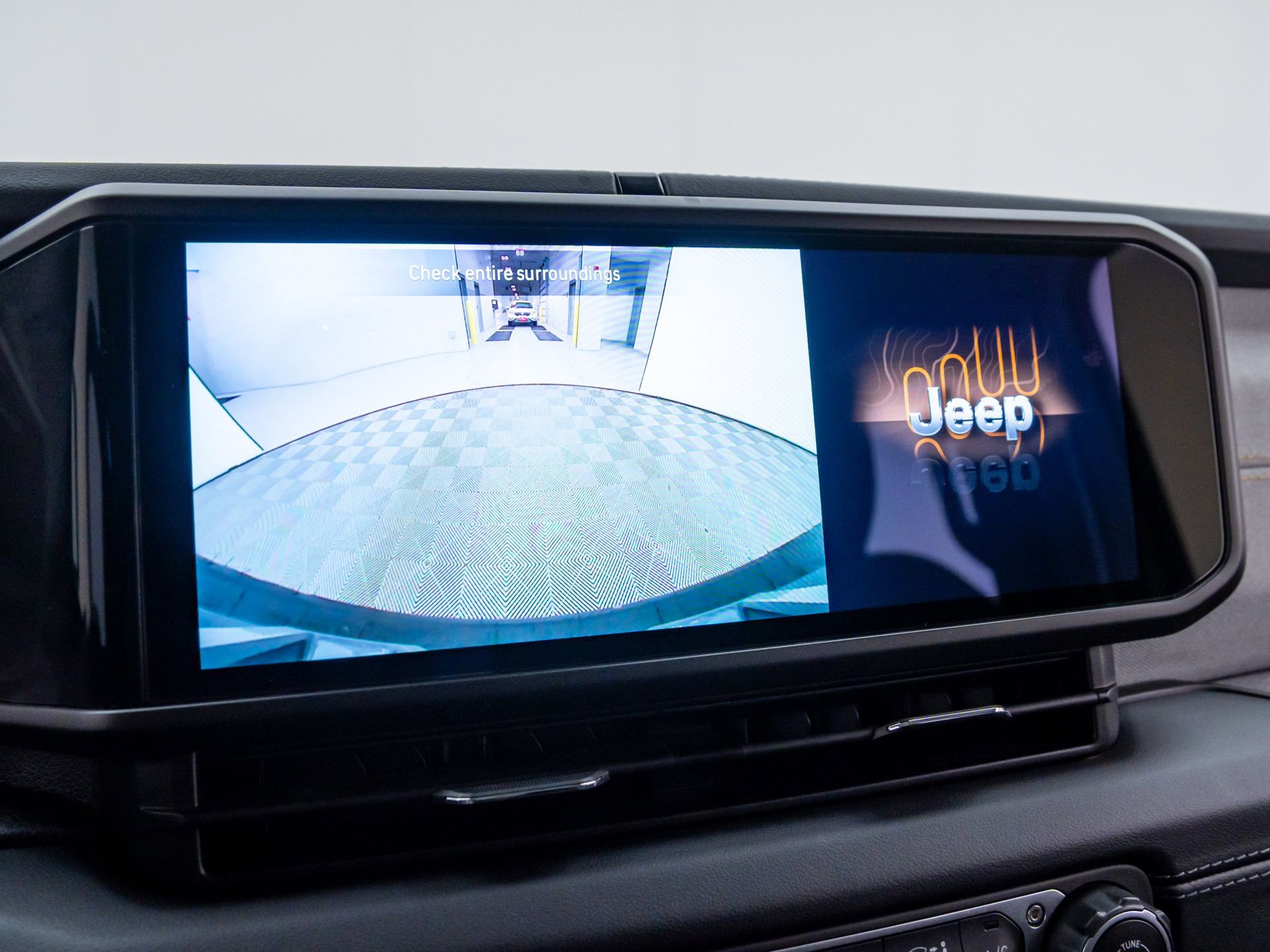 Used 2024 Jeep Wrangler Sahara image 24