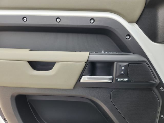 New 2026 Land Rover Defender 110 X-Dynamic SE AWD/4WD image 16