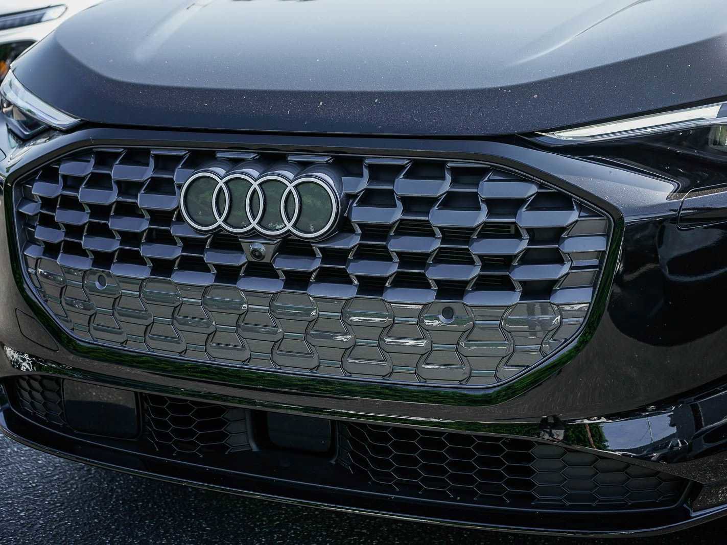 Used 2025 Audi Q5 Premium Plus w/ Premium Plus image 8