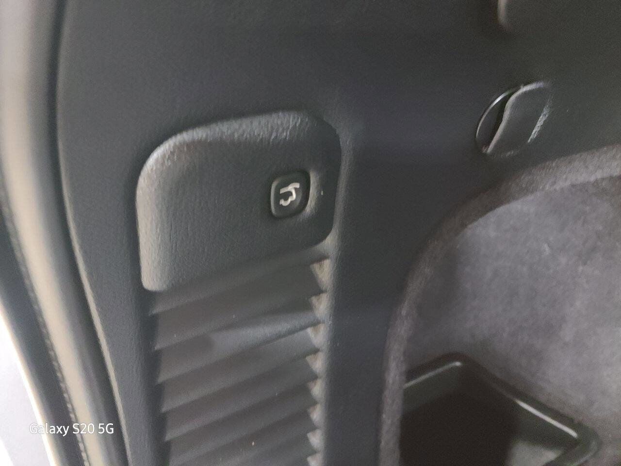 Used 2018 Jeep Grand Cherokee Overland image 23