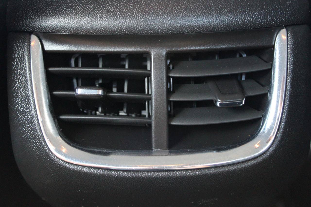 Used 2020 Chevrolet Malibu LT FWD image 39