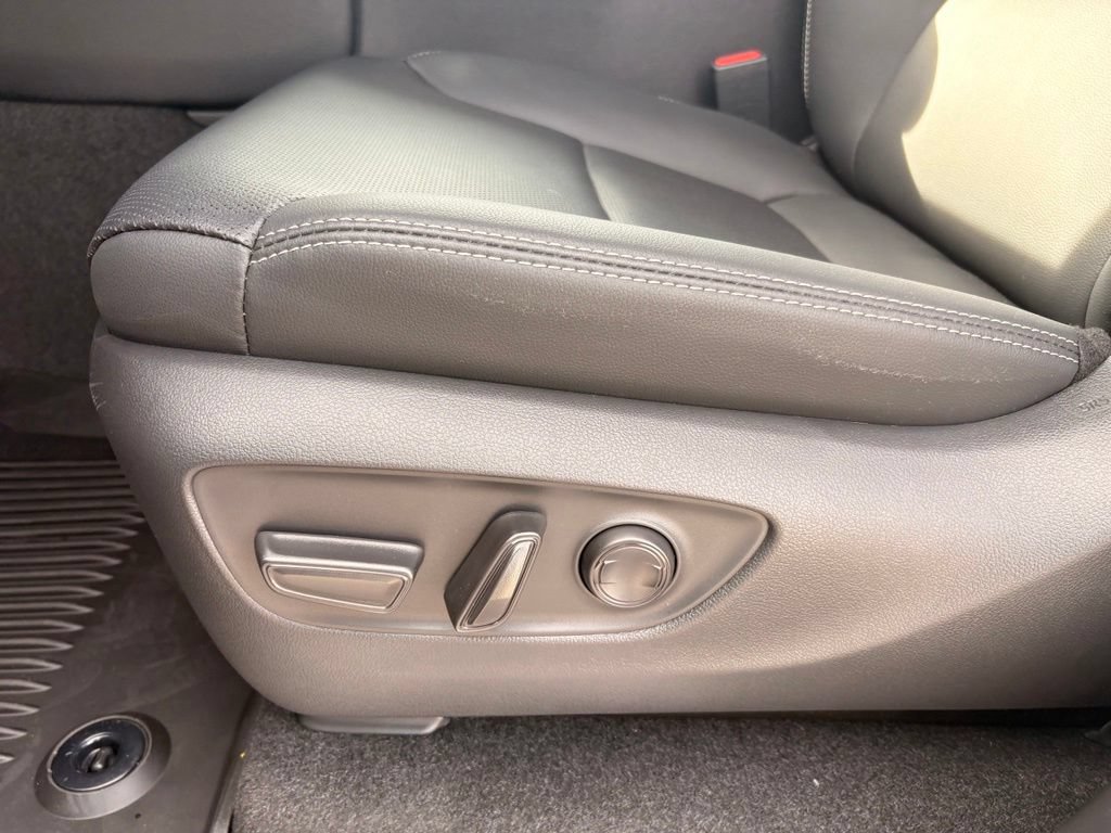 Used 2027 Toyota Land Cruiser AWD/4WD image 25