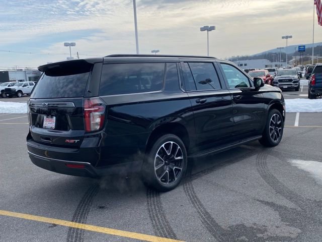Used 2022 Chevrolet Suburban RST w/ Luxury Package AWD/4WD image 5