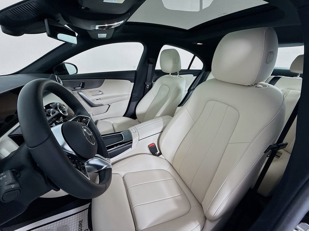 Used 2025 Mercedes-Benz CLA 250 4MATIC image 5