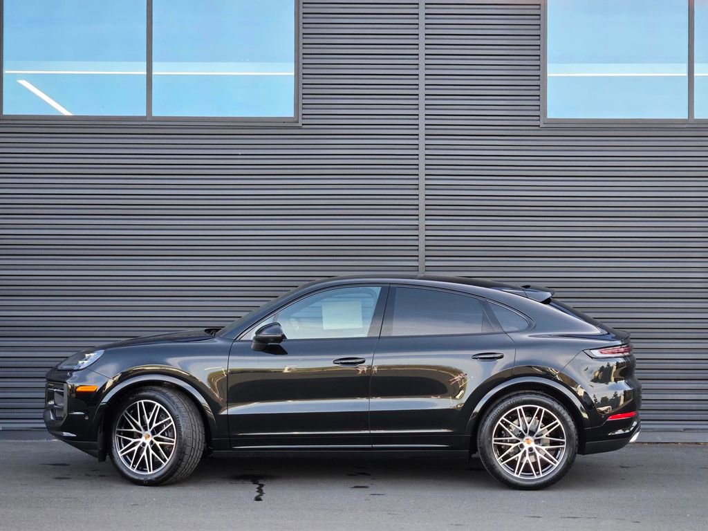 New 2026 Porsche Cayenne Coupe AWD/4WD image 2