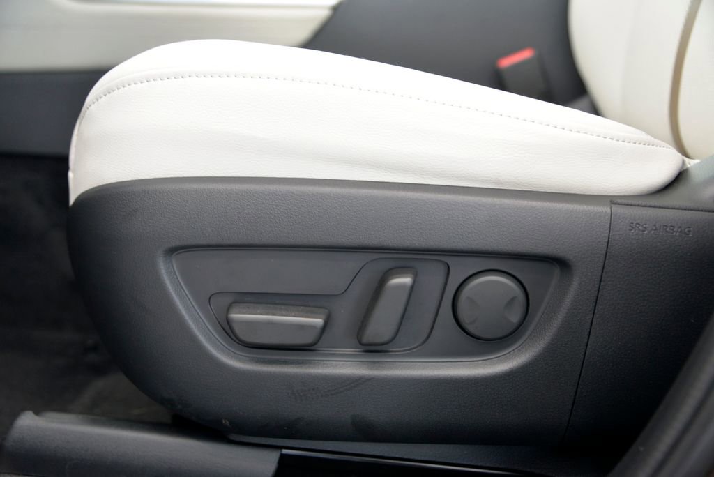 Used 2025 MAZDA CX-90 Plug-In Hybrid w/ Premium Plus image 16