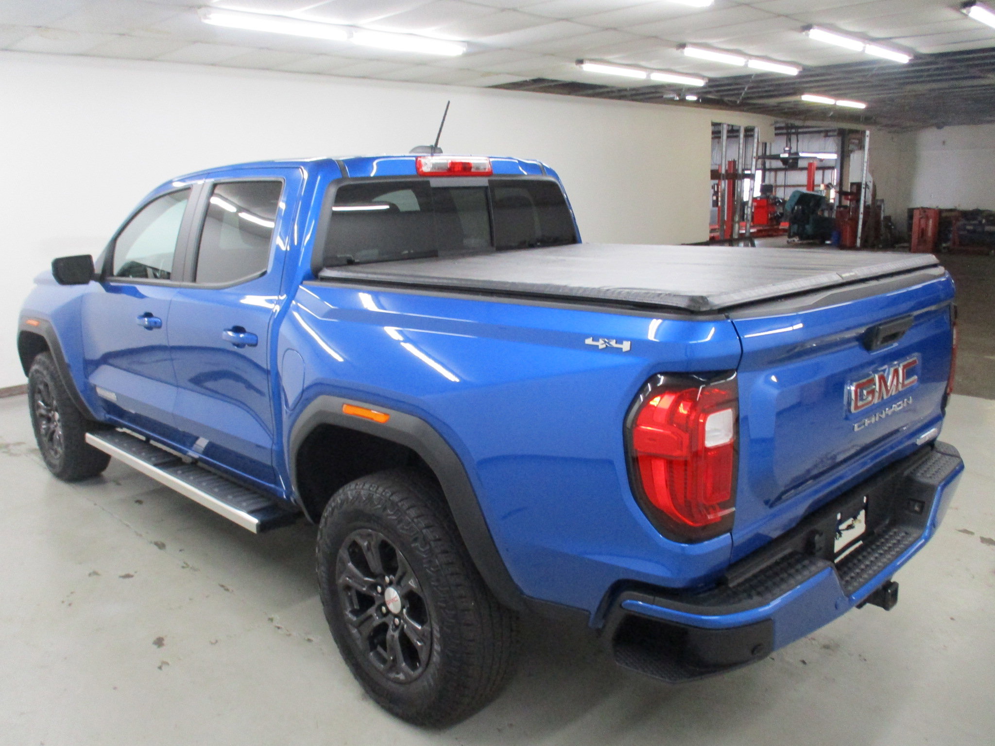 Used 2024 GMC Canyon Elevation w/ Elevation Premium Package image 6