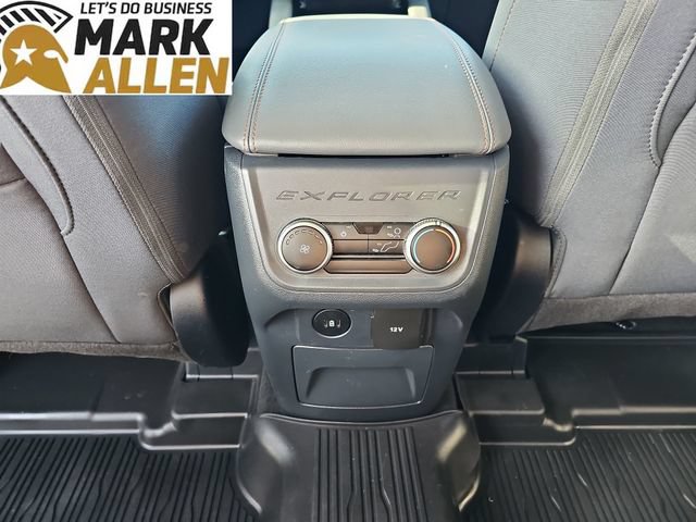 Used 2025 Ford Explorer Active AWD/4WD image 20