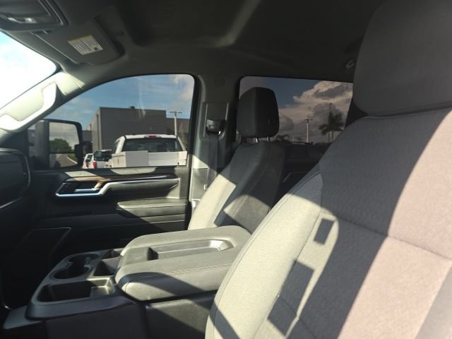 Used 2025 Chevrolet Silverado 3500 LT RWD image 9
