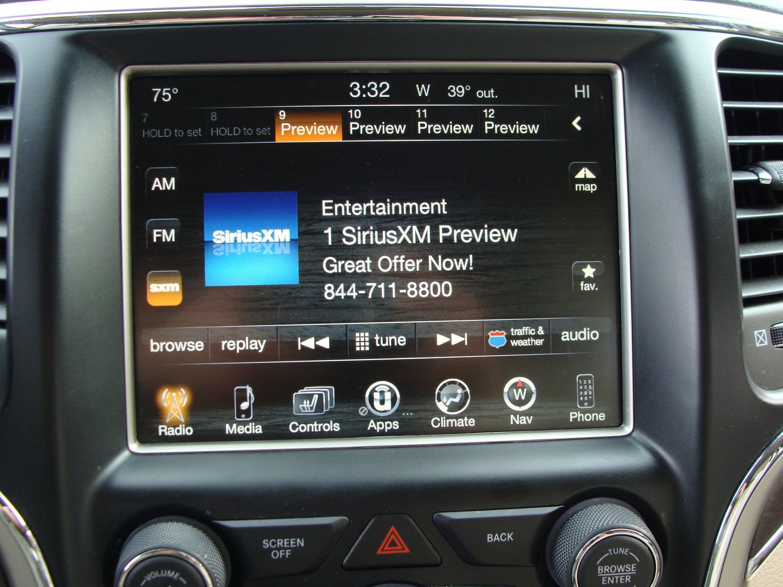 Used 2015 Jeep Grand Cherokee Limited w/ Luxury Group II image 17