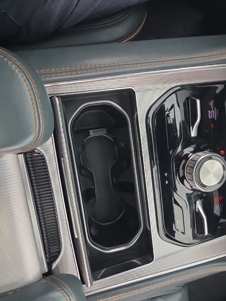 Used 2022 Jeep Grand Wagoneer Series III w/ Rear Seat Video Group 1 image 22