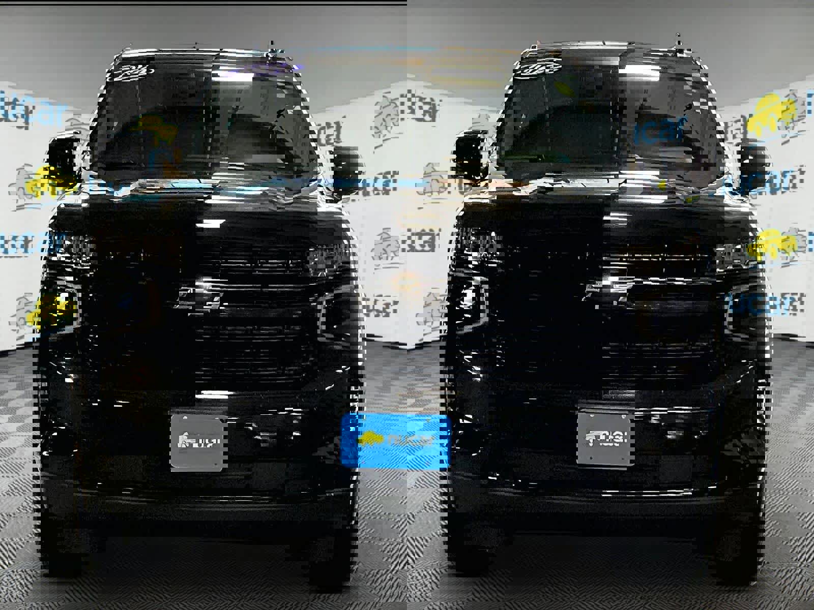 Used 2024 Chevrolet Suburban RST w/ Luxury Package image 2