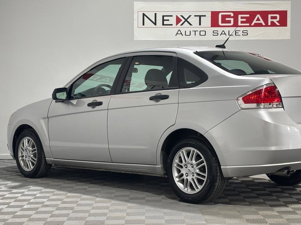 Used 2010 Ford Focus SE image 7