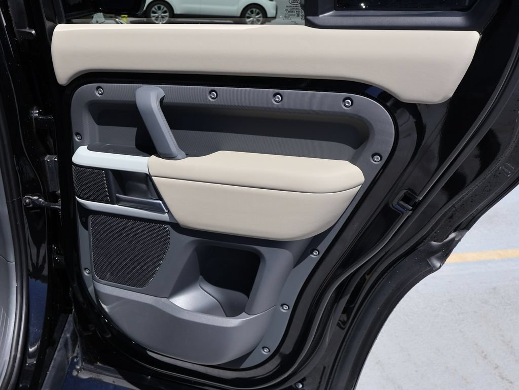 Certified 2024 Land Rover Defender 110 SE AWD/4WD image 14
