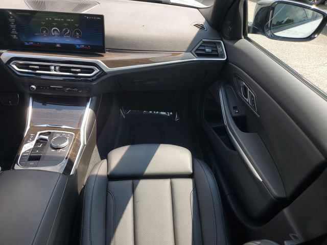 Used 2023 BMW 330i Sedan w/ M Sport Package RWD image 16