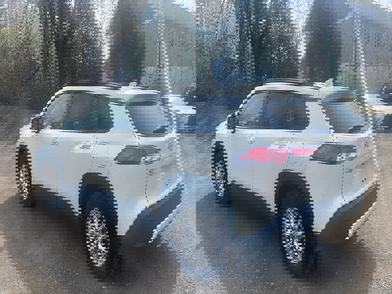 Used 2023 Toyota Corolla Cross LE w/ Moonroof Package image 6