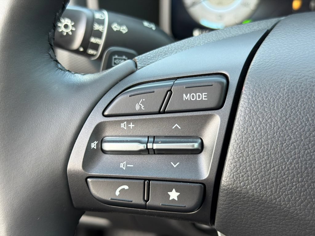Used 2023 Hyundai Kona Limited FWD image 24