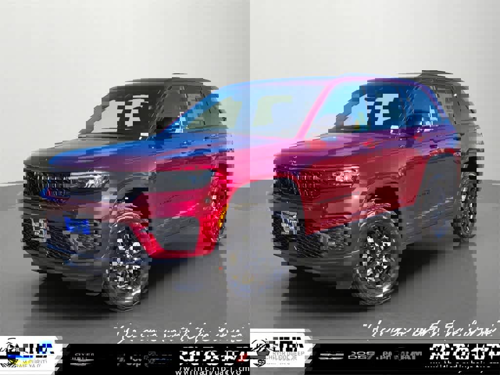 New 2025 Jeep Grand Cherokee Laredo image 1