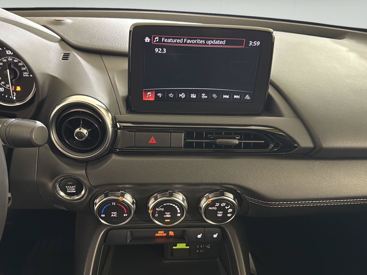 Used 2021 MAZDA MX-5 Miata Grand Touring RWD image 17