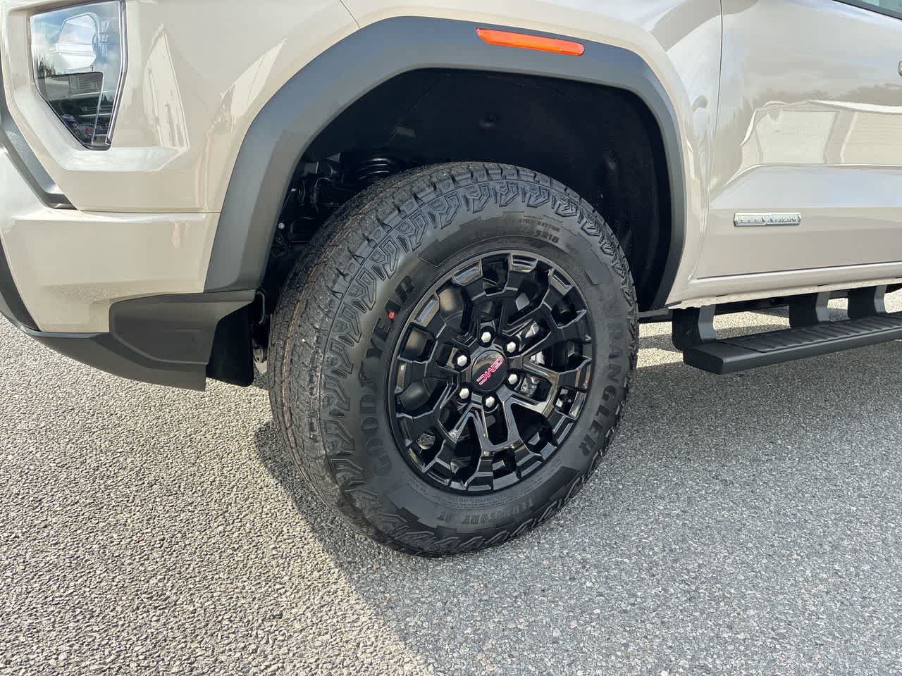 New 2026 GMC Canyon Elevation w/ Convenience Package RWD image 33