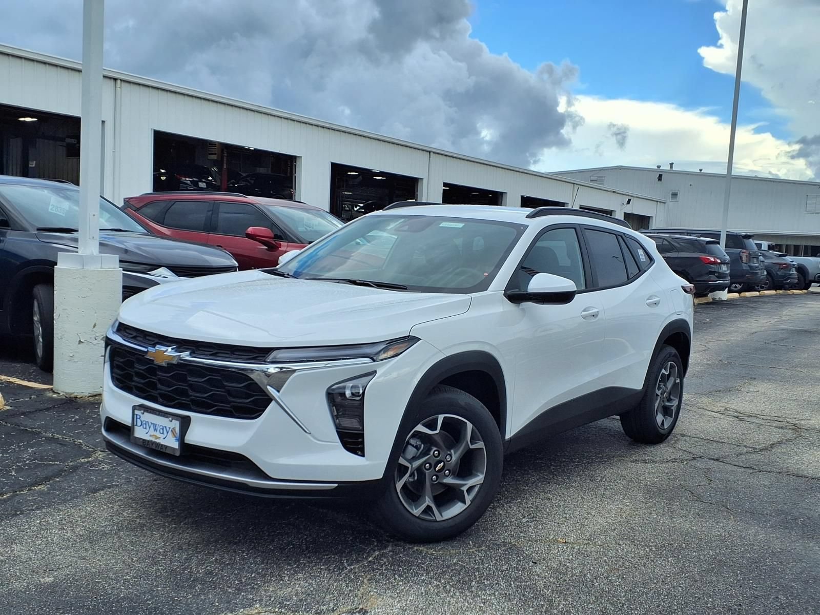 New 2026 Chevrolet Trax LT w/ Driver Confidence Package FWD image 2