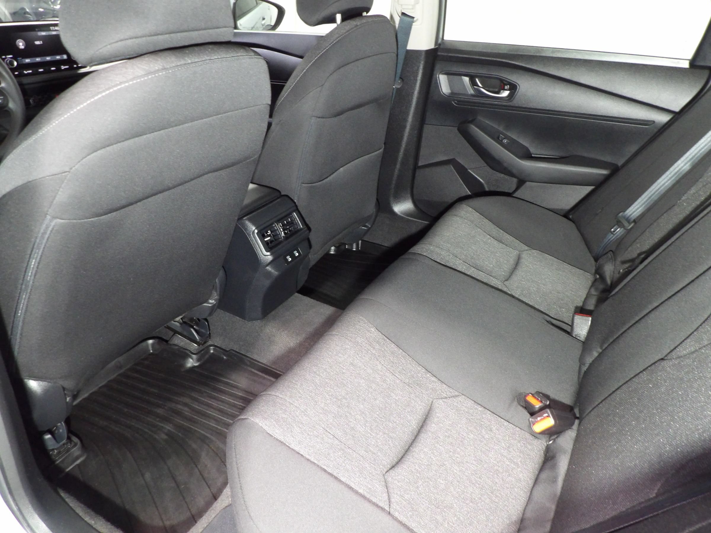 Used 2025 Honda Accord LX image 9