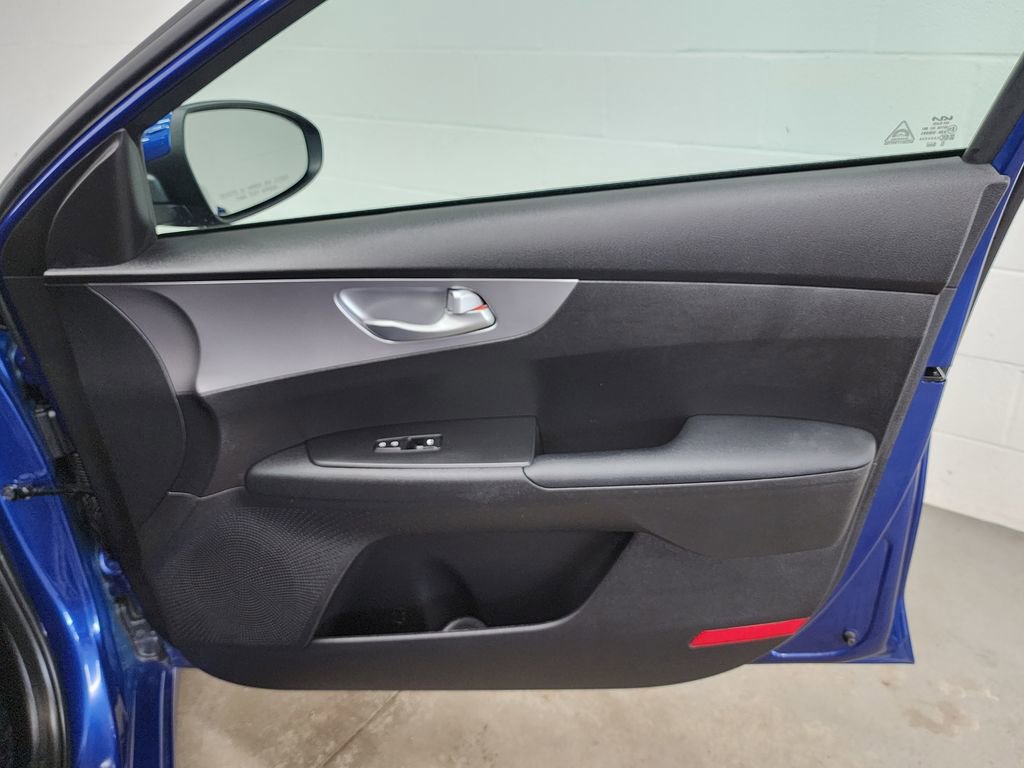 Used 2023 Kia Forte LXS image 29