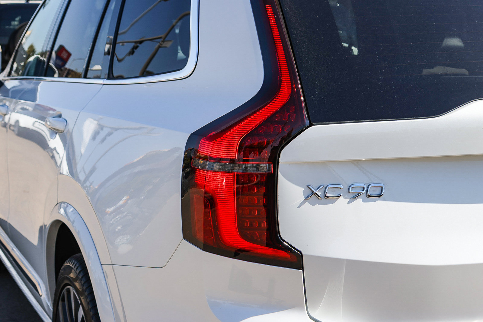 Used 2026 Volvo XC90 B6 Plus w/ Protection Package AWD/4WD image 8