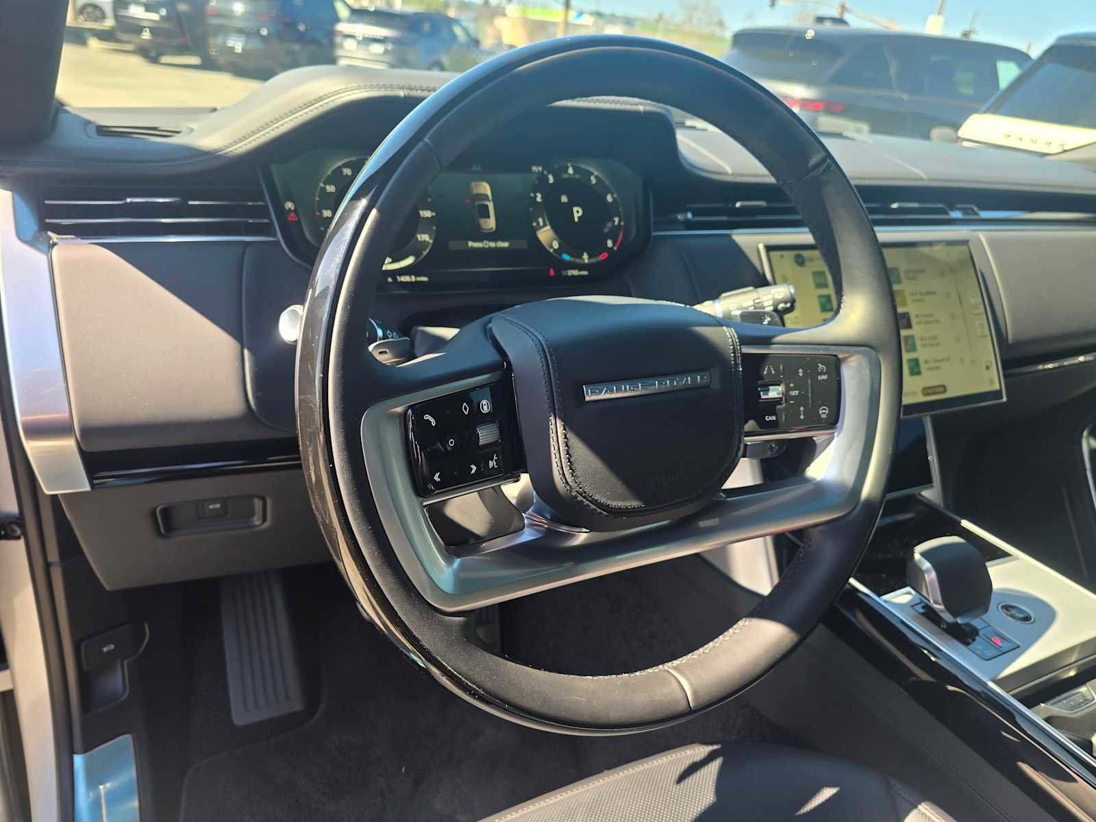 Used 2025 Land Rover Range Rover SE image 27