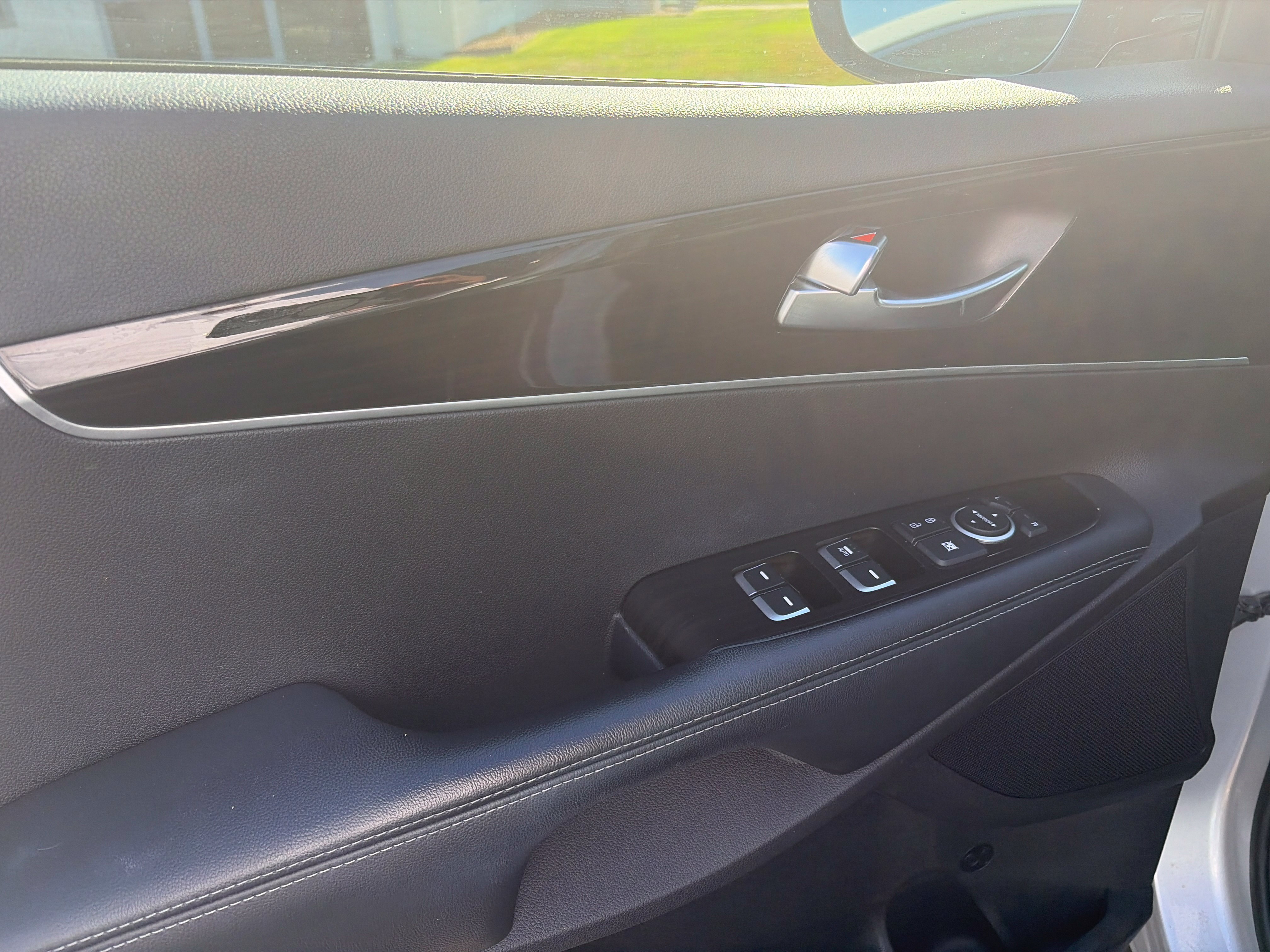 Used 2019 Kia Sorento L FWD image 12
