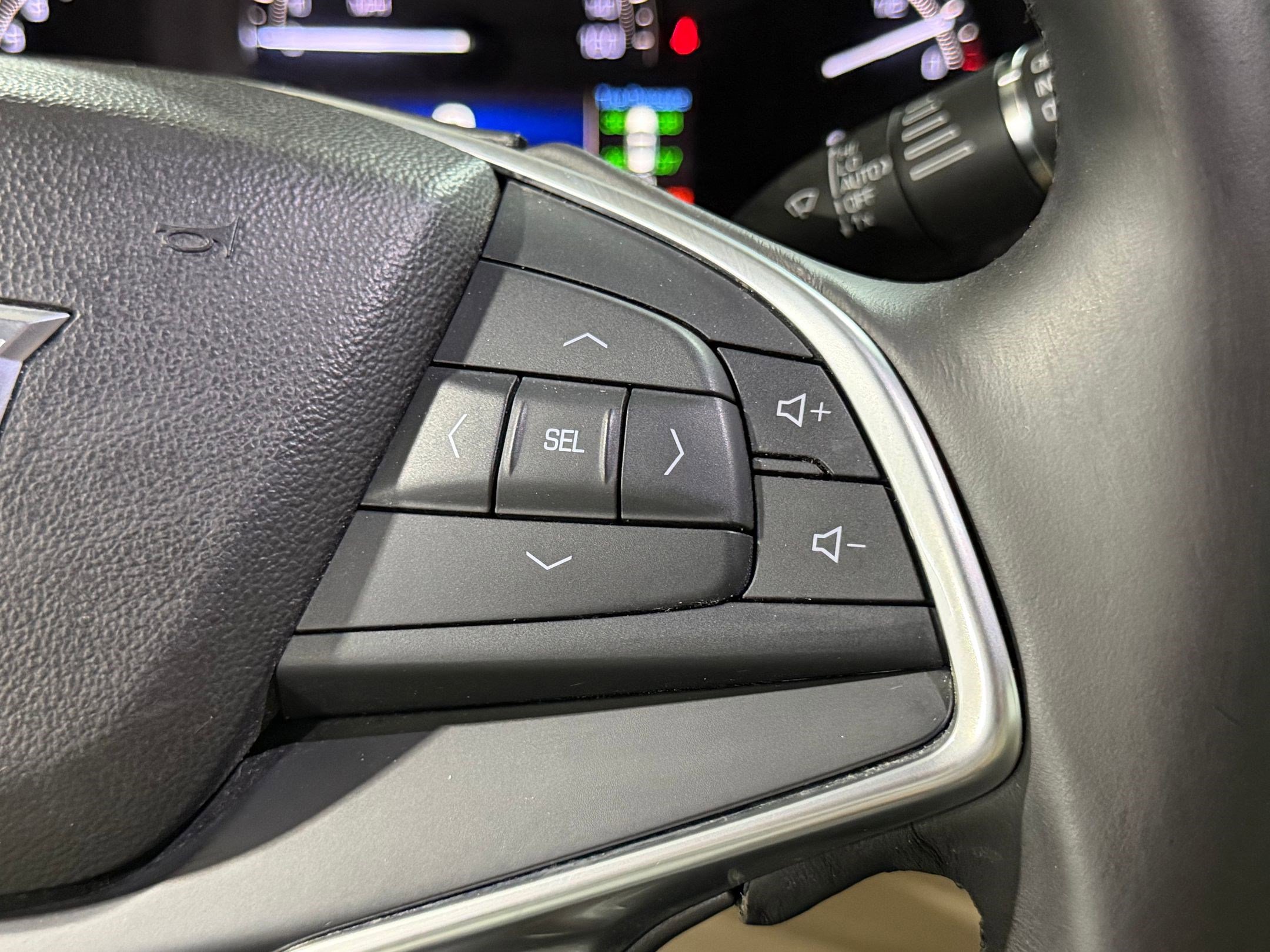 Used 2018 Cadillac XT5 FWD image 24