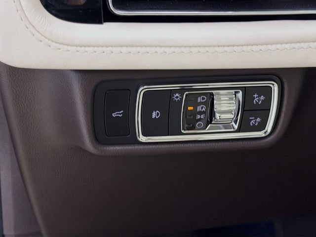 Certified 2024 Lincoln Aviator Black Label AWD/4WD image 12