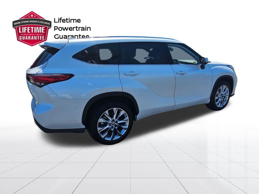 Used 2022 Toyota Highlander Limited FWD image 7